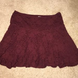 HOLLISTER, Lacey Wine-Red Short Skirt